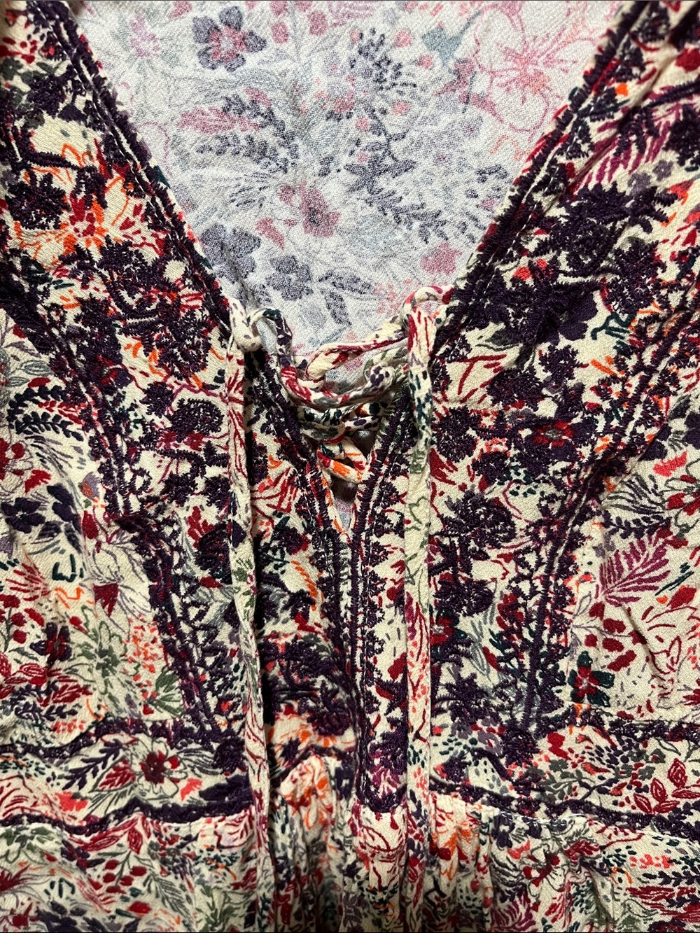 torrid Cream Multicolor Floral V-Neck Tassel Peasant Top - Picture 3 of 4